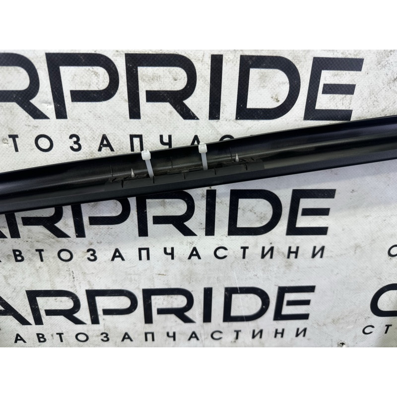 Накладка двери внутренняя (салон) Volkswagen Touareg NF 2012 3.0 Hybrid CGFA 7P686768682V