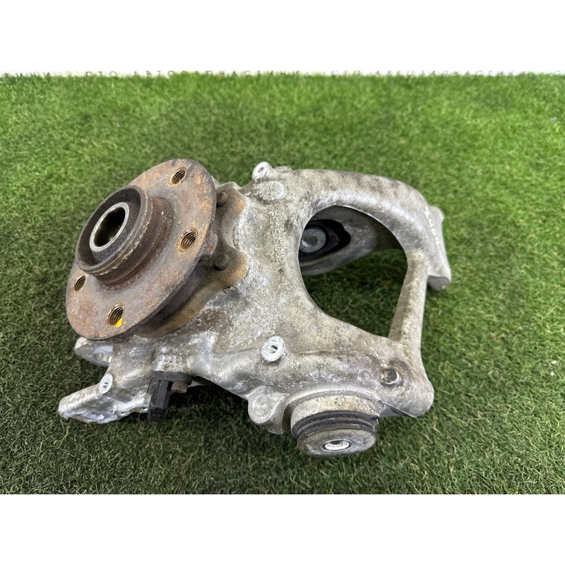 Цапфа подвески (подвеска) AUDI Q5 8R 2010 3.2 CALB 8R0505432C