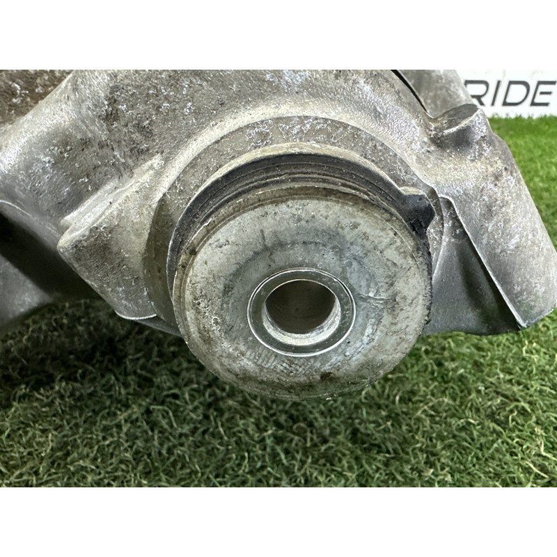 Цапфа подвески (подвеска) AUDI Q5 8R 2010 3.2 CALB 8R0505432C