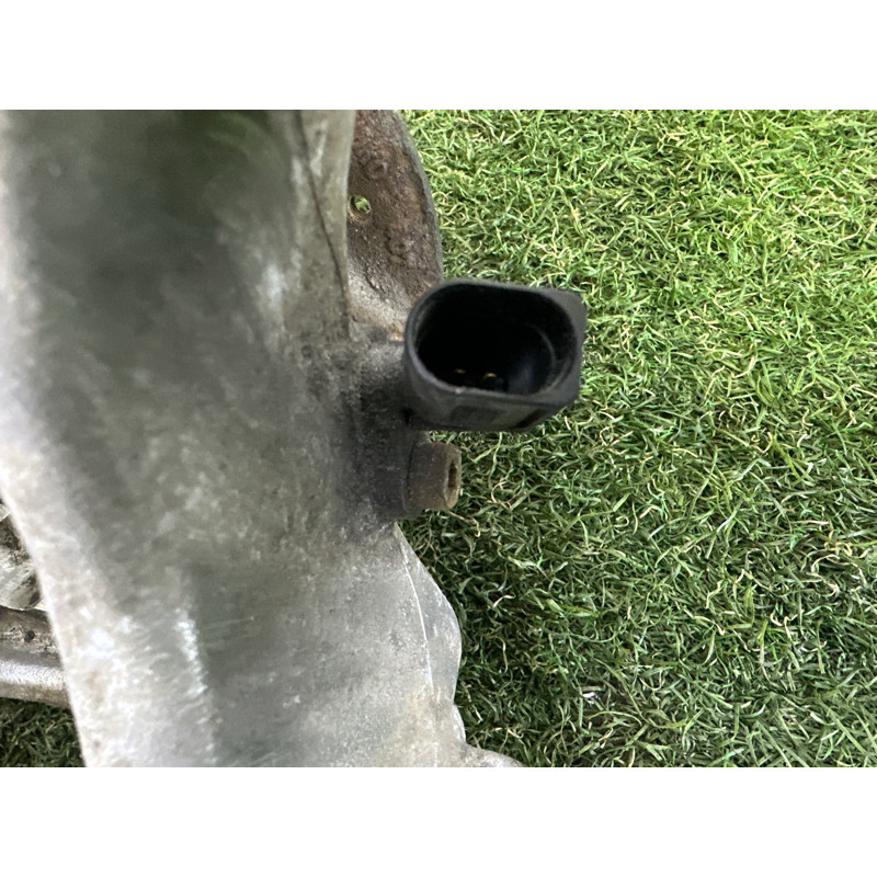 Цапфа подвески (подвеска) AUDI Q5 8R 2010 3.2 CALB 8R0505432C