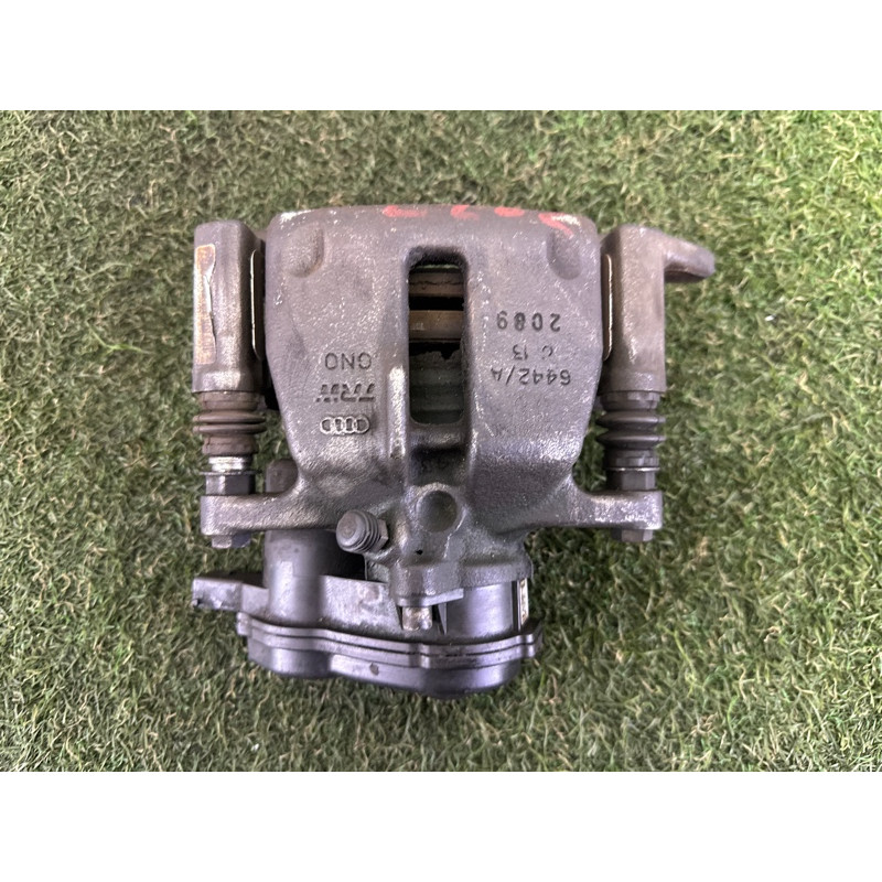 Суппорт тормозной (тормозная система) AUDI A4 B8 2010 2.0 CAEB 8K0615403B