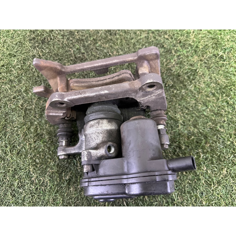 Суппорт тормозной (тормозная система) AUDI A4 B8 2010 2.0 CAEB 8K0615403B