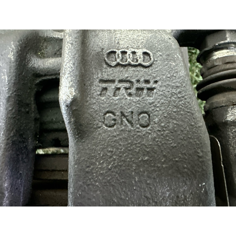 Суппорт тормозной (тормозная система) AUDI A4 B8 2010 2.0 CAEB 8K0615403B