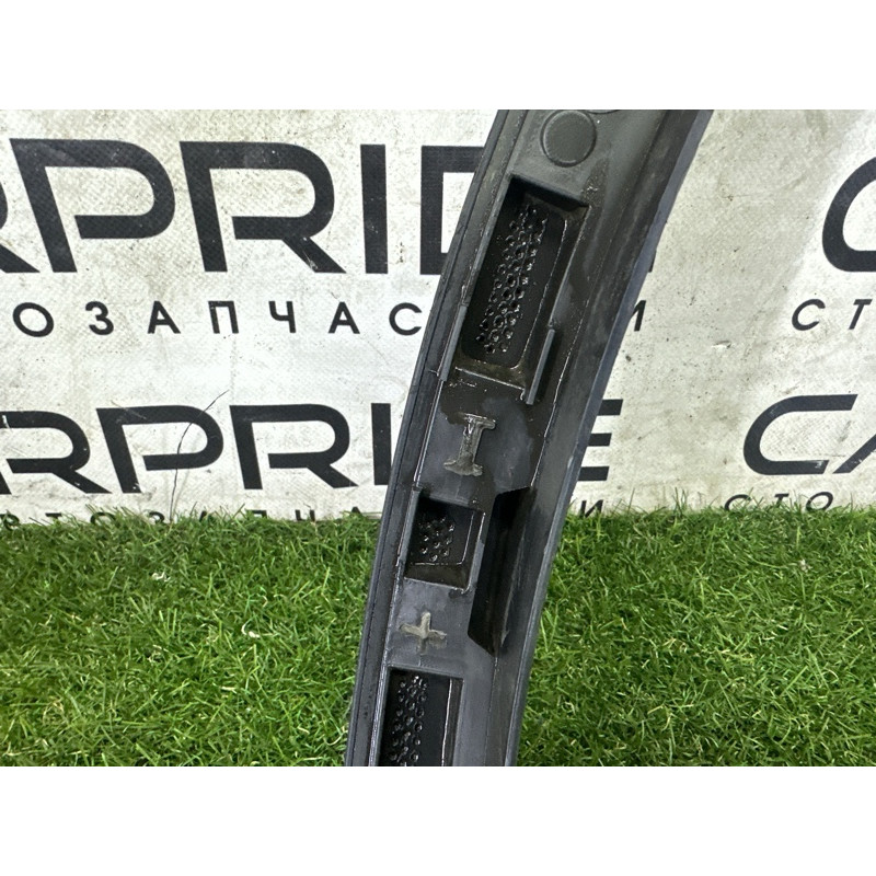 Накладка крила (кузов і елементи) Volkswagen Touareg NF 2013 3.0 Hybrid 7P6854819B9B9