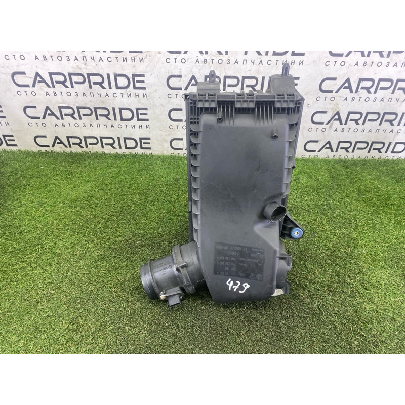 Корпус воздушного фильтра (впускная система) Volkswagen Touareg NF 2011 3.0 TDI 7P0129607E