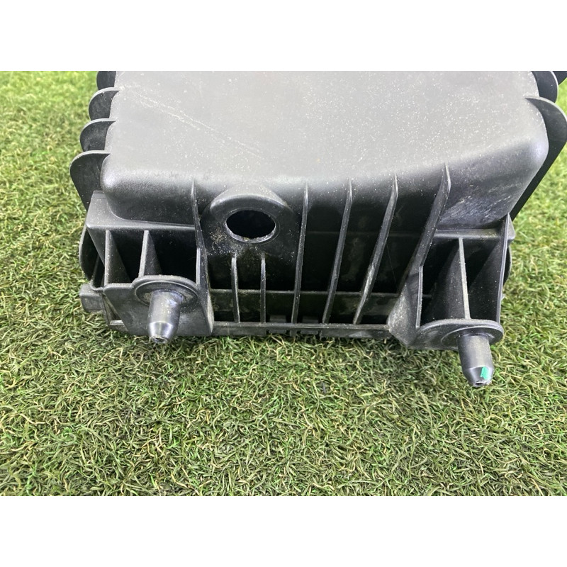 Корпус воздушного фильтра (впускная система) Volkswagen Touareg NF 2011 3.0 TDI 7P0129607E