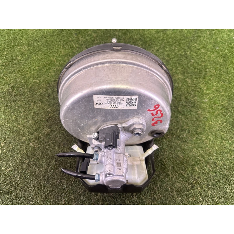 Вакуумный усилитель тормозов в сборе (тормозная система) AUDI A4 B9 2017 2.0 TFSI 8W0612107