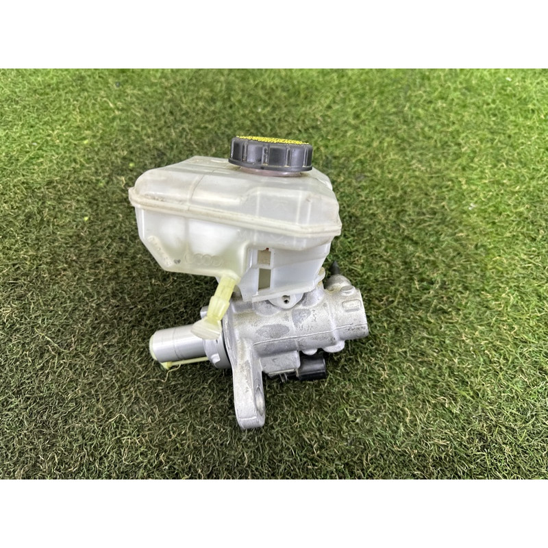 Главный тормозной цилиндр (тормозная система) AUDI Q5 FY 2018 2.0 DAYB 80A611021