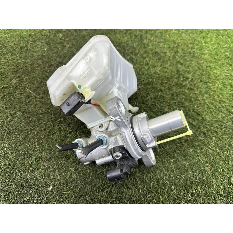 Главный тормозной цилиндр (тормозная система) AUDI Q5 FY 2018 2.0 DAYB 80A611021