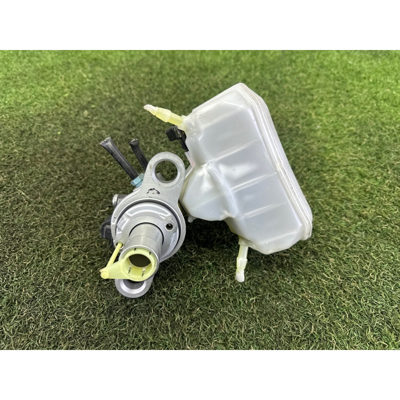 Главный тормозной цилиндр (тормозная система) AUDI Q5 FY 2018 2.0 DAYB 80A611021