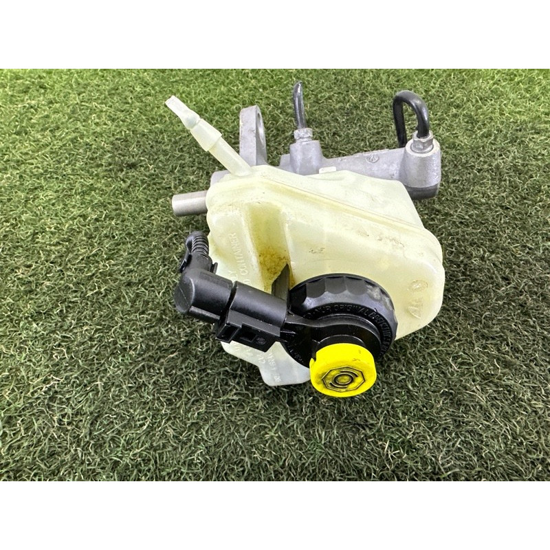 Главный тормозной цилиндр (тормозная система) AUDI Q7 4L 2011 3.0 TFSi 7L8611019F