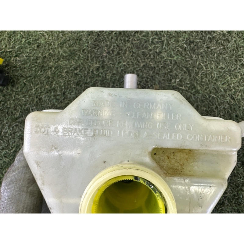 Главный тормозной цилиндр (тормозная система) AUDI Q7 4L 2011 3.0 TFSi 7L8611019F