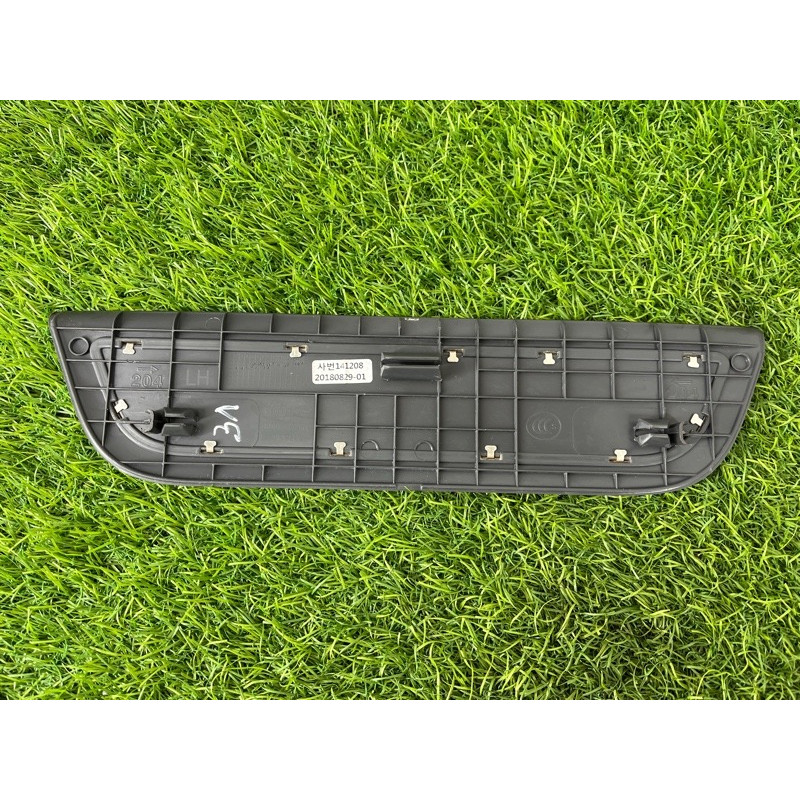 Накладка на порог (кузов и элементы) Hyundai Ioniq AE 2018 1.6 Hybrid 85877G2500T9Y