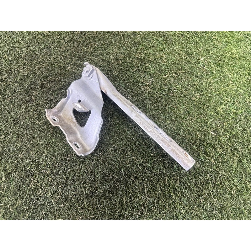 Петля капота (кузов и элементы) AUDI A4 B8 2010 2.0 CAEB 8K0823302D