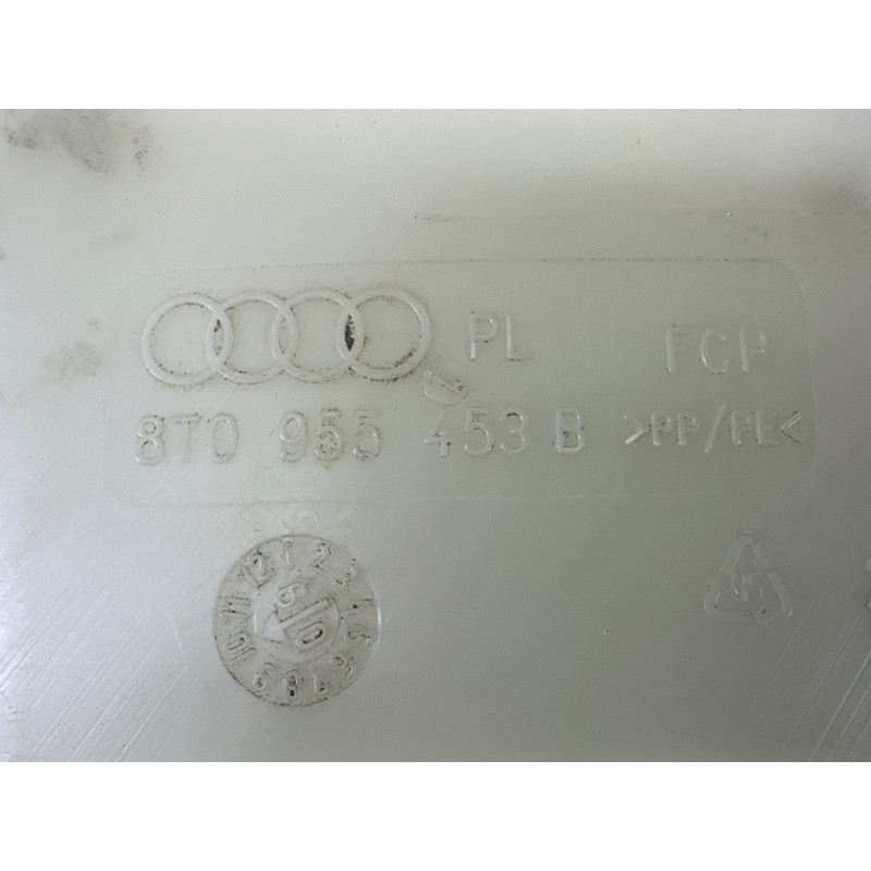 Бачок омывателя (кузов и элементы) AUDI A4 B8 2010 2.0 CAEB 8T0955453C