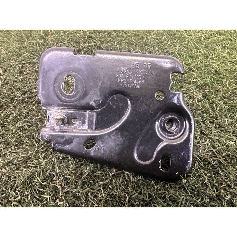 Ответная часть замка капота (кузов и элементы) AUDI Q5 FY 2018 2.0 DAYB 80A823185C