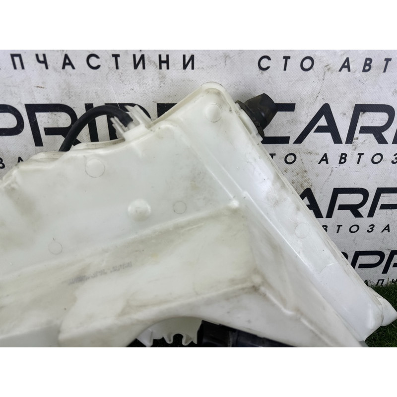 Бачок омывателя (кузов и элементы) LAND ROVER RANGE ROVER Sport L494 2016 3.0 Diesel LR070882