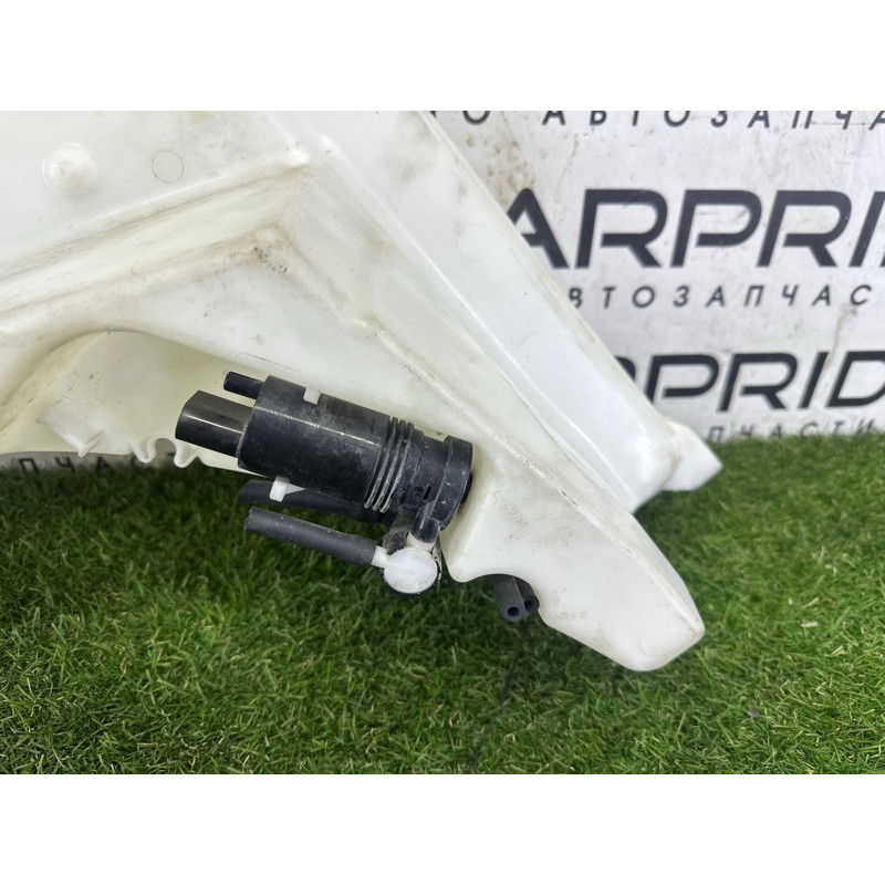 Бачок омывателя (кузов и элементы) LAND ROVER RANGE ROVER Sport L494 2016 3.0 Diesel LR070882