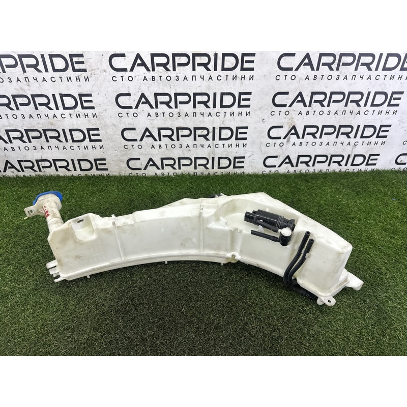Бачок омывателя (кузов и элементы) LAND ROVER RANGE ROVER Sport L494 2016 3.0 Diesel LR070882