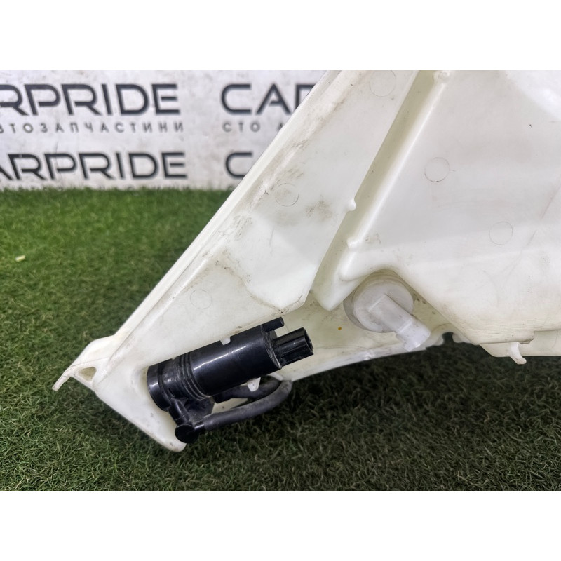 Бачок омывателя (кузов и элементы) LAND ROVER RANGE ROVER Sport L494 2016 3.0 Diesel LR070882