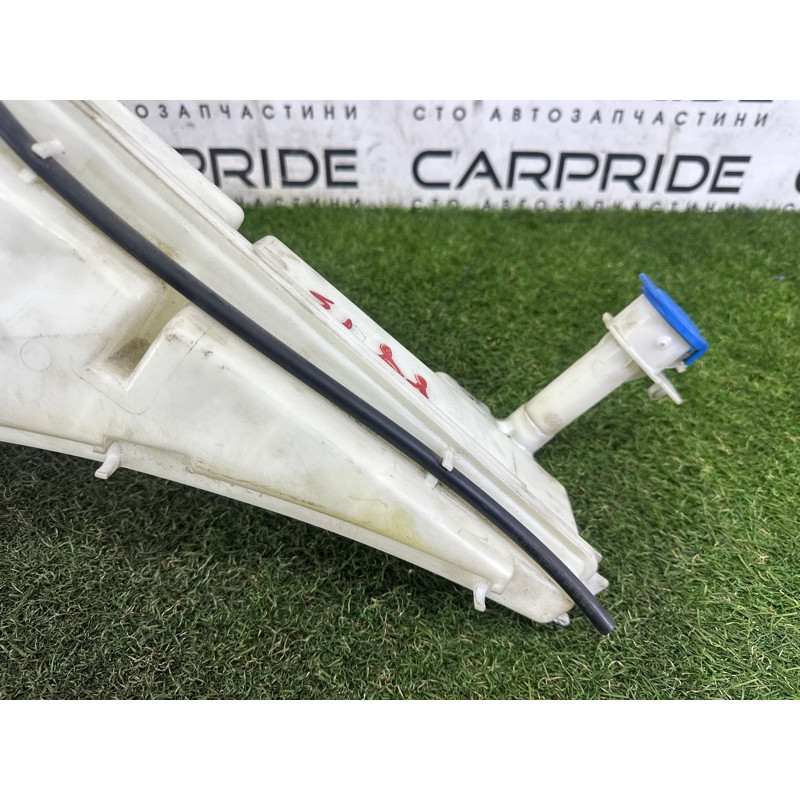 Бачок омывателя (кузов и элементы) LAND ROVER RANGE ROVER Sport L494 2016 3.0 Diesel LR070882