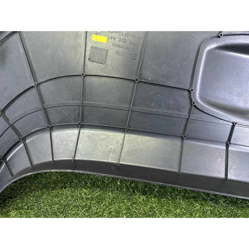 Накладка передньої панелі (кузов і елементи) Volkswagen Touareg NF 2012 3.0 Hybrid CGFA 7P6806441