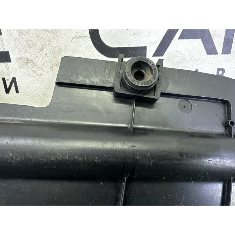 Накладка передньої панелі (кузов і елементи) Volkswagen Touareg NF 2012 3.0 Hybrid CGFA 7P6806441