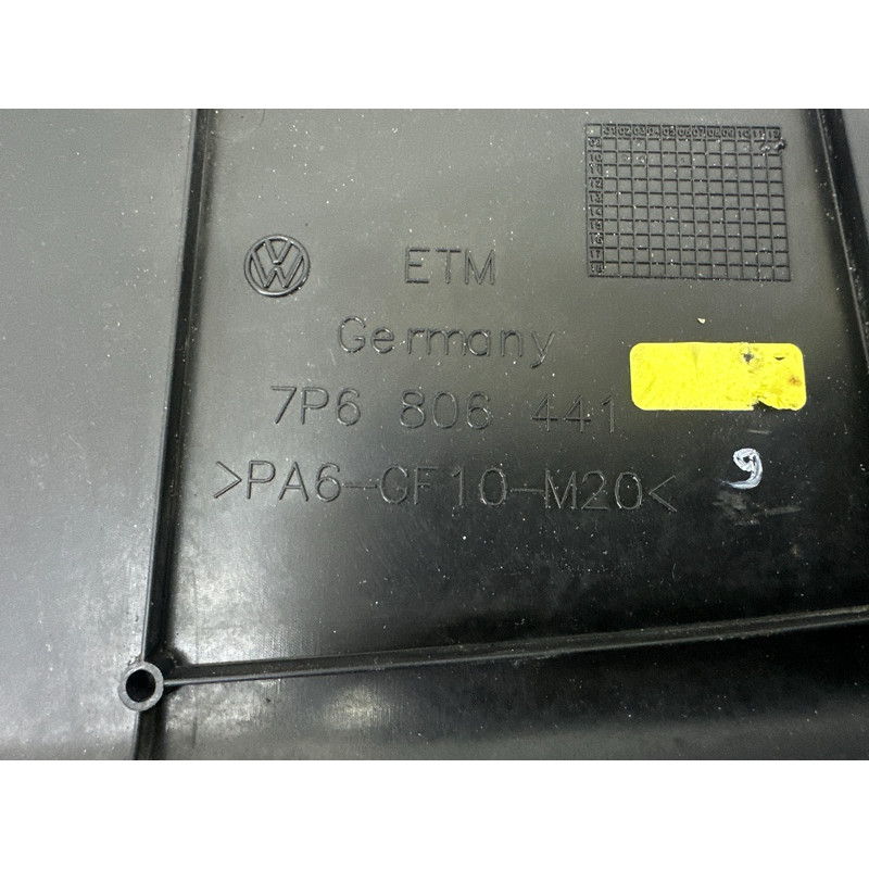 Накладка передньої панелі (кузов і елементи) Volkswagen Touareg NF 2012 3.0 Hybrid CGFA 7P6806441