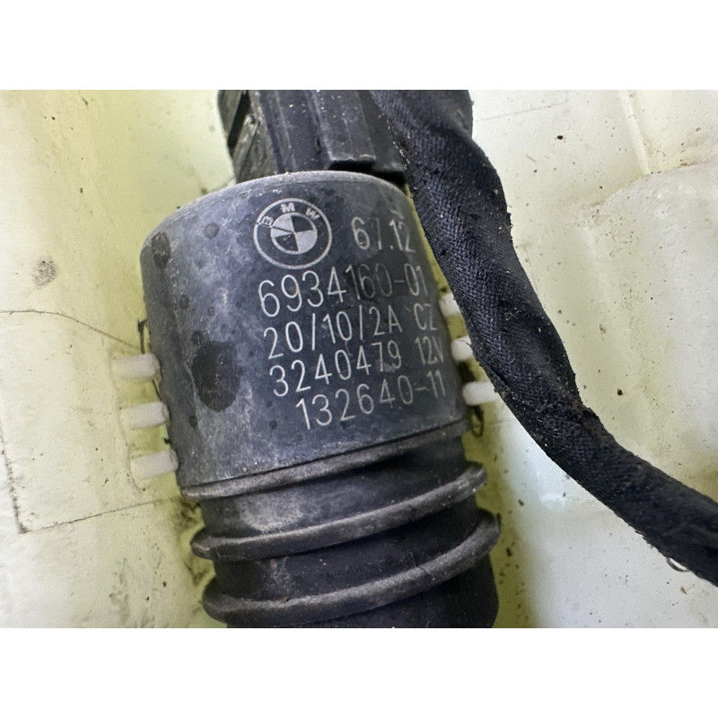 Бачок омивача (кузов і елементи) BMW 7-series F01 2011 3.0 N54 61667269667