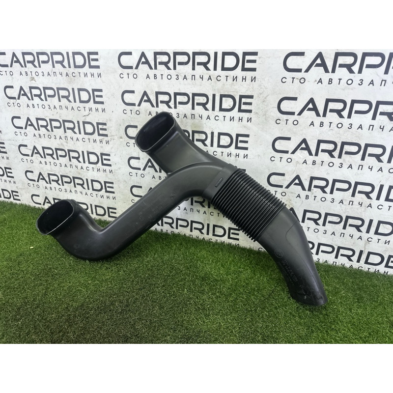 Патрубок воздушного фильтра (впускная система) BMW X5 E70 2010 N57D30A 13717812058