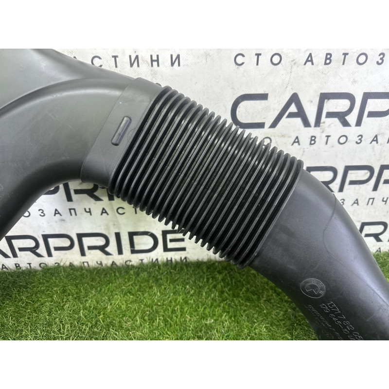 Патрубок воздушного фильтра (впускная система) BMW X5 E70 2010 N57D30A 13717812058