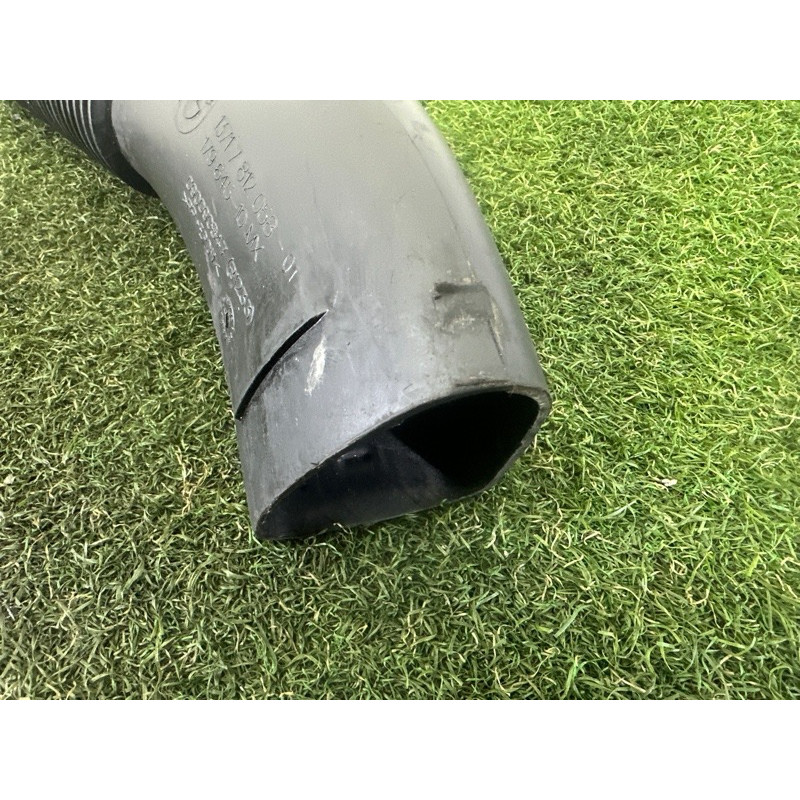 Патрубок воздушного фильтра (впускная система) BMW X5 E70 2010 N57D30A 13717812058