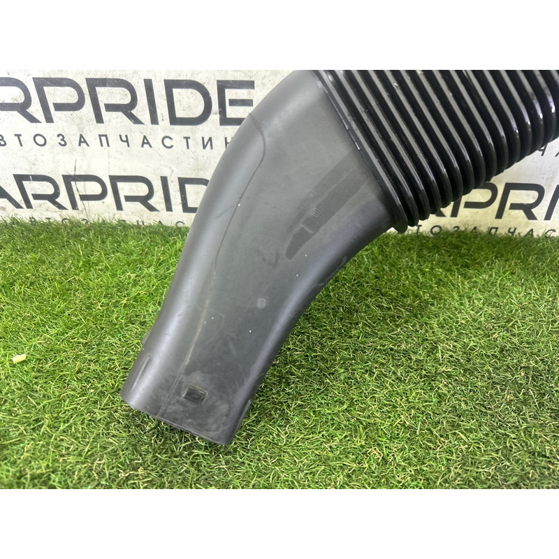 Патрубок воздушного фильтра (впускная система) BMW X5 E70 2010 N57D30A 13717812058