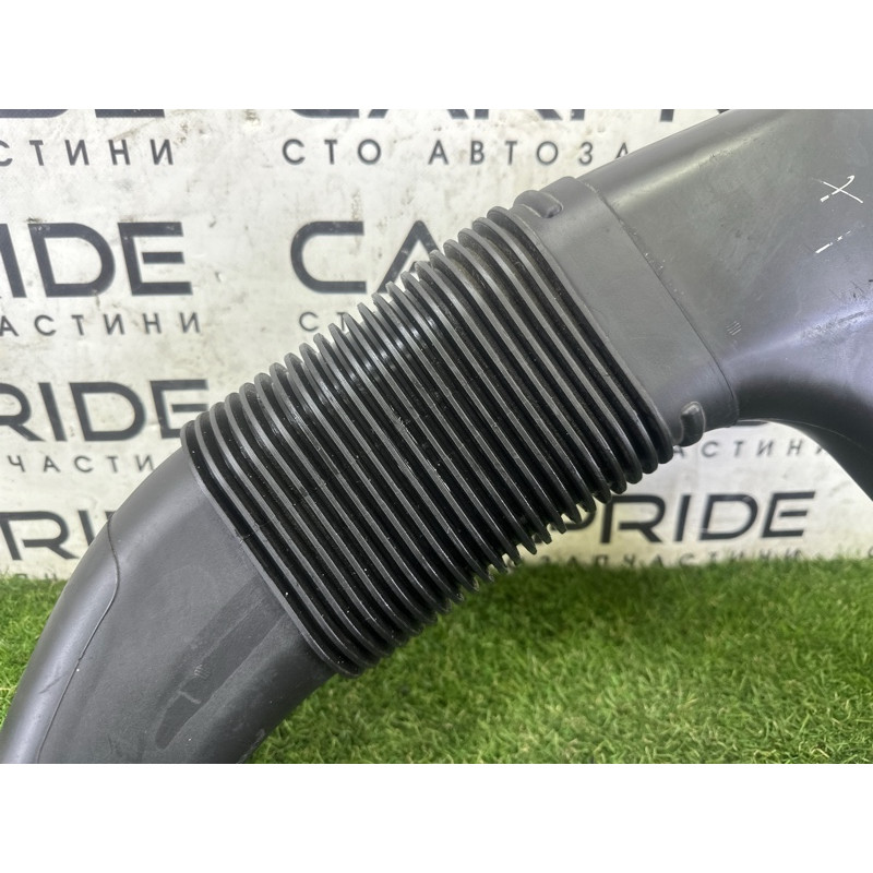 Патрубок воздушного фильтра (впускная система) BMW X5 E70 2010 N57D30A 13717812058