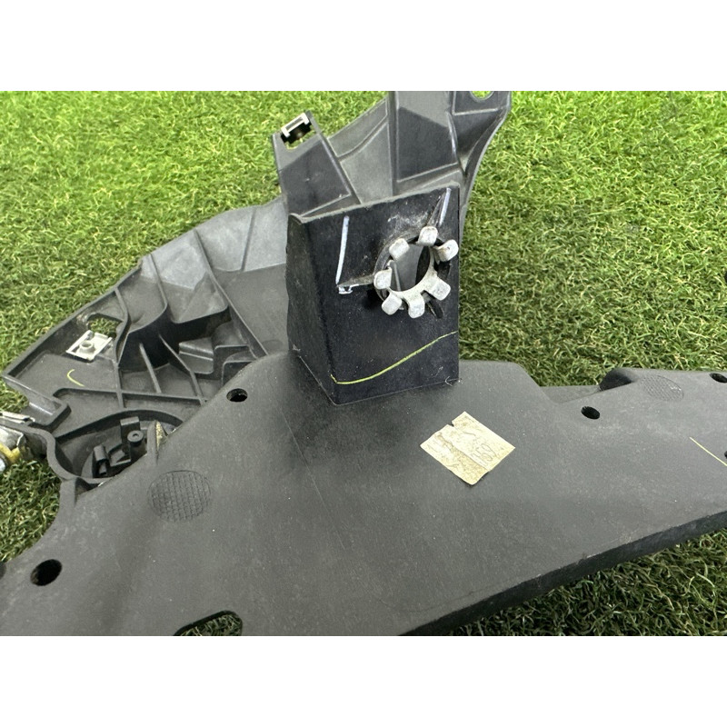 Крепление крыла (кузов и элементы) BMW X5 F15 2015 4.4 51647294543