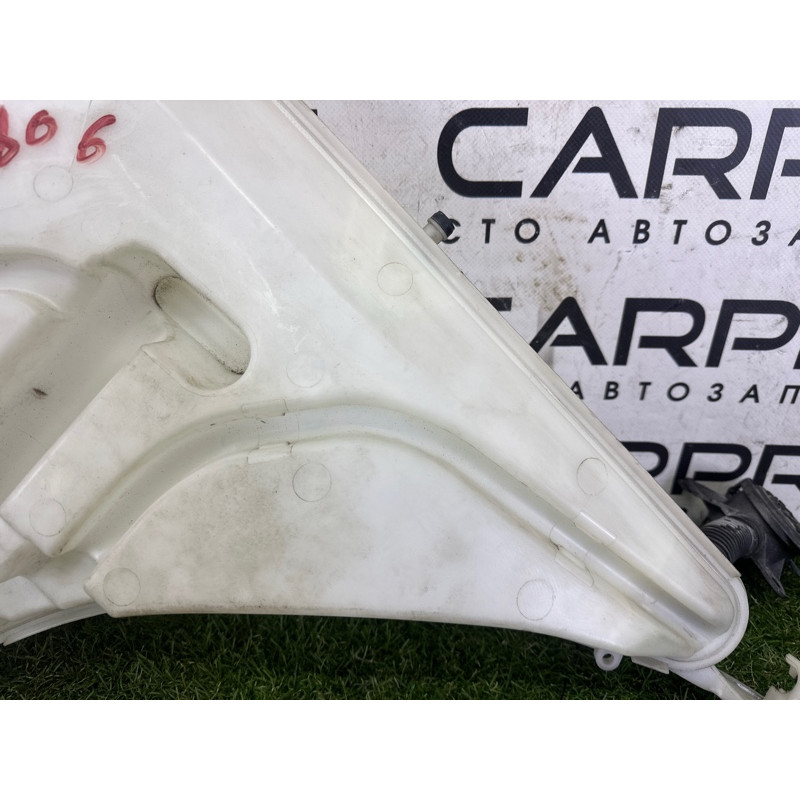 Бачок омывателя (кузов и элементы) BMW 3-series F30 2013 2.0 61667241672