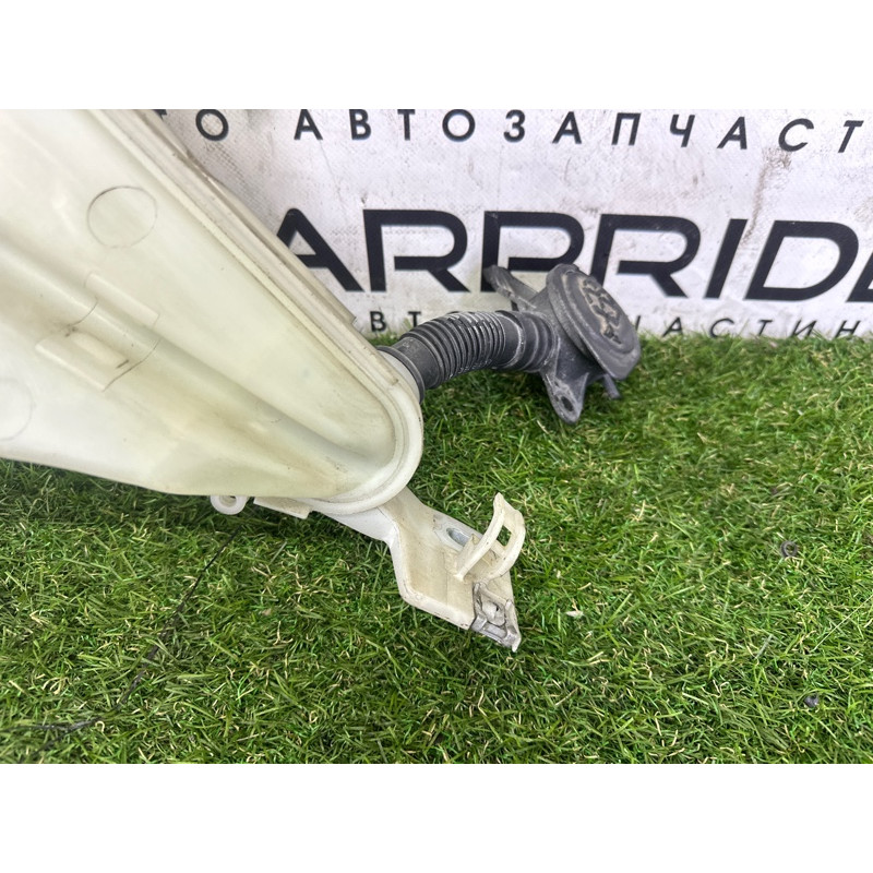 Бачок омывателя (кузов и элементы) BMW 3-series F30 2013 2.0 61667241672