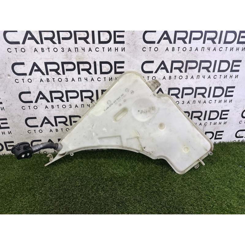 Бачок омывателя (кузов и элементы) BMW 3-series F30 2013 2.0 61667241672