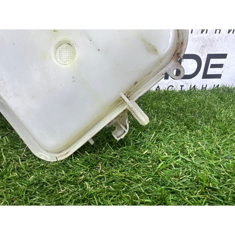 Бачок омывателя (кузов и элементы) BMW 3-series F30 2013 2.0 61667241672