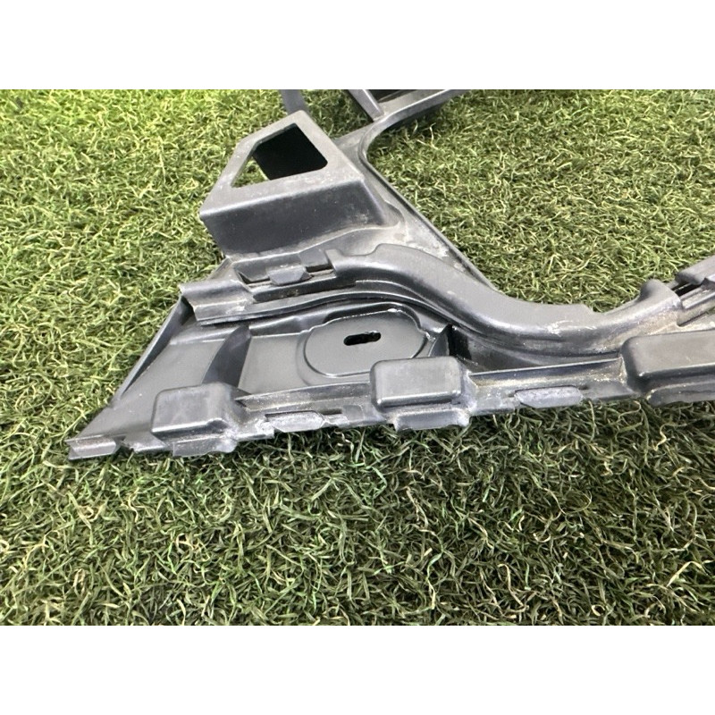 Крепление бампера (кузов и элементы) Volkswagen Touareg NF 2012 3.0 Hybrid CGFA 7P6807376B