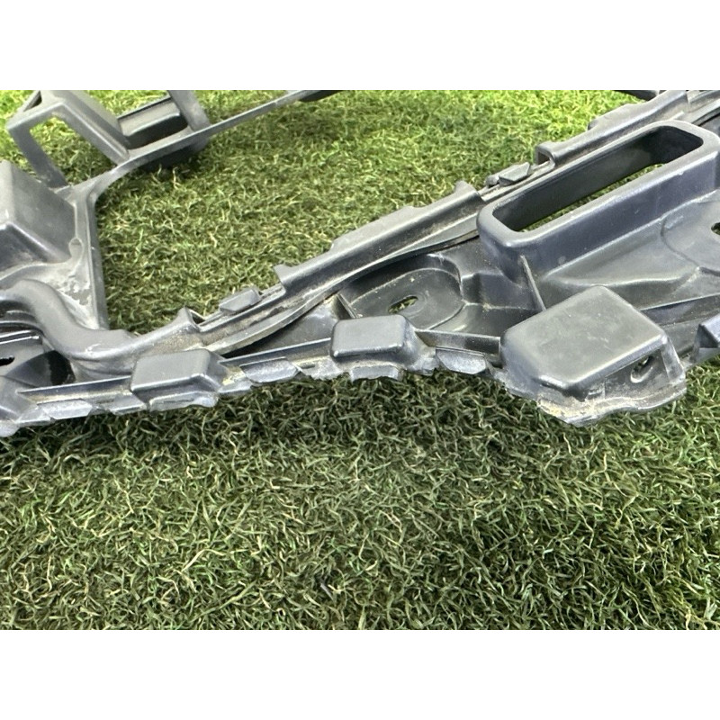 Крепление бампера (кузов и элементы) Volkswagen Touareg NF 2012 3.0 Hybrid CGFA 7P6807376B