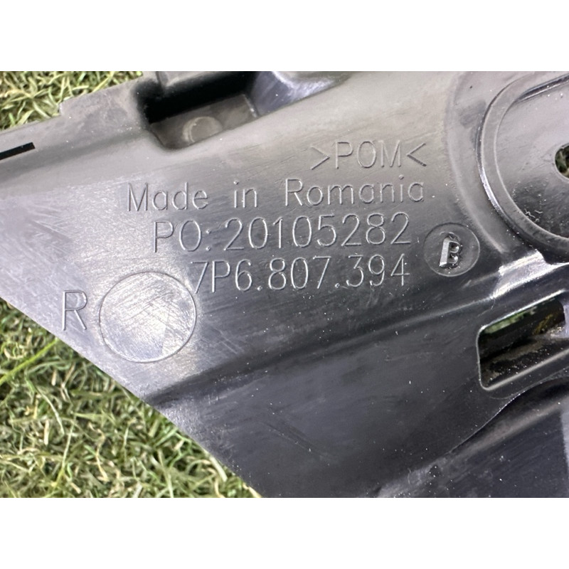 Крепление бампера (кузов и элементы) Volkswagen Touareg NF 2012 3.0 Hybrid CGFA 7P6807376B