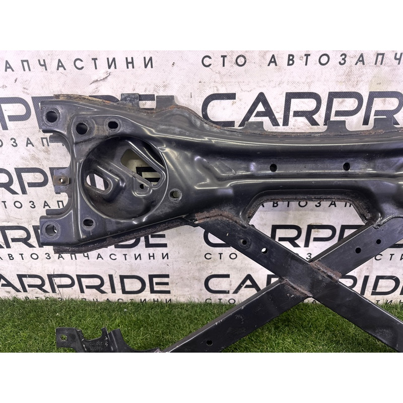 Распорка переднего подрамника (подвеска) AUDI A8 D4 2011 4.2 CDRA 4H0399345N