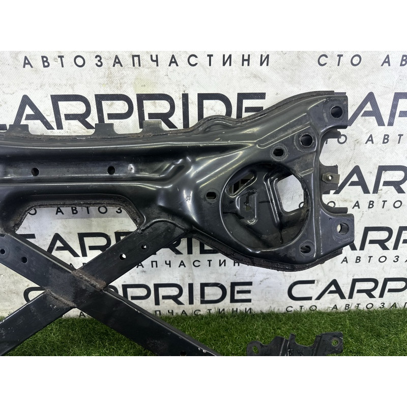 Распорка переднего подрамника (подвеска) AUDI A8 D4 2011 4.2 CDRA 4H0399345N