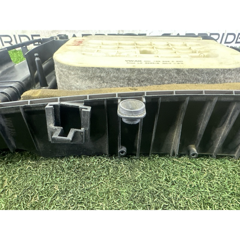 Корпус воздушного фильтра (впускная система) AUDI Q7 4M 2017 3.0 CREC 4M0133837A