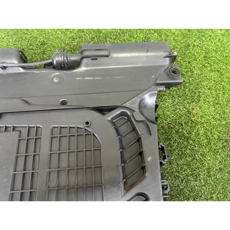 Корпус воздушного фильтра (впускная система) AUDI Q7 4M 2017 3.0 CREC 4M0133837A