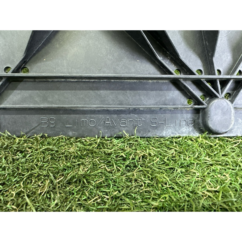 Защита бампера (кузов и элементы) AUDI A4 B9 2018 2.0 DBPA 8W0807611A