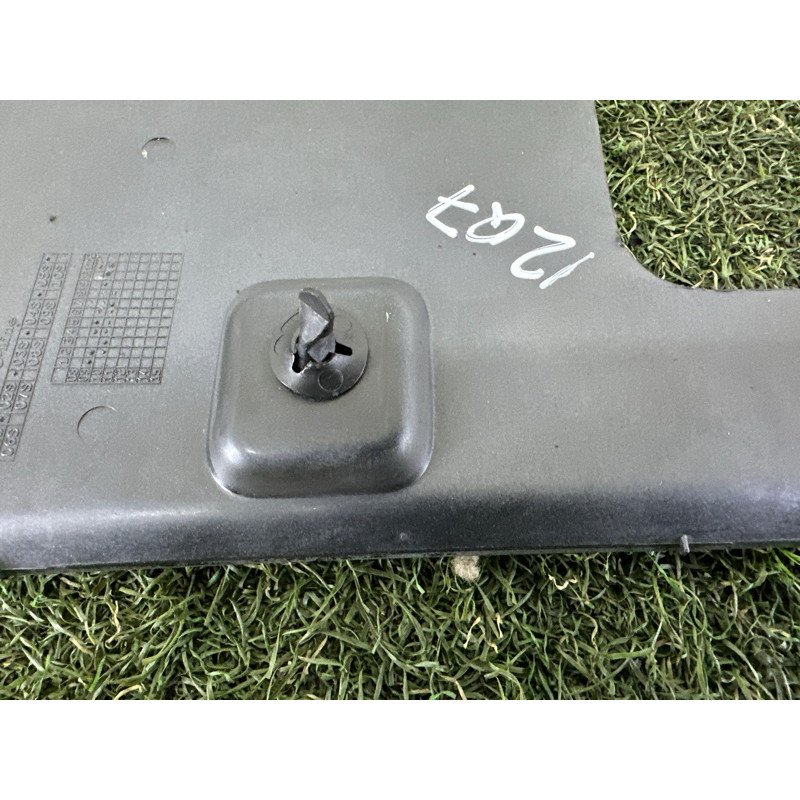 Защита бампера (кузов и элементы) AUDI Q7 4L 2011 3.0 TFSi 4L0807819M1RR