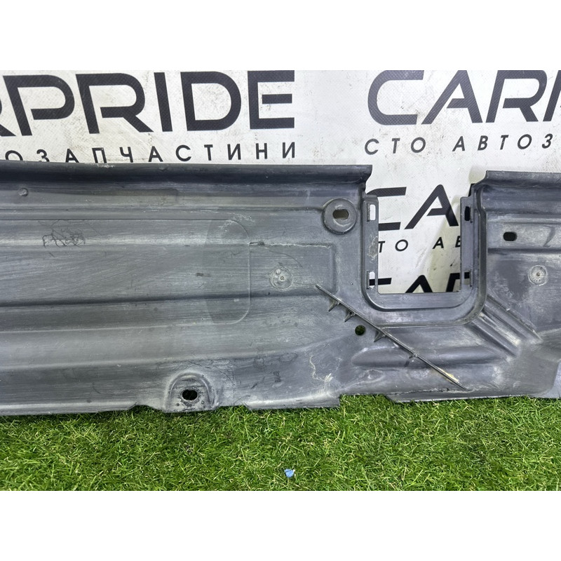 Захист днища (кузов і елементи) Volkswagen Touareg NF 2012 3.0 Hybrid CGFA 7P0825202C