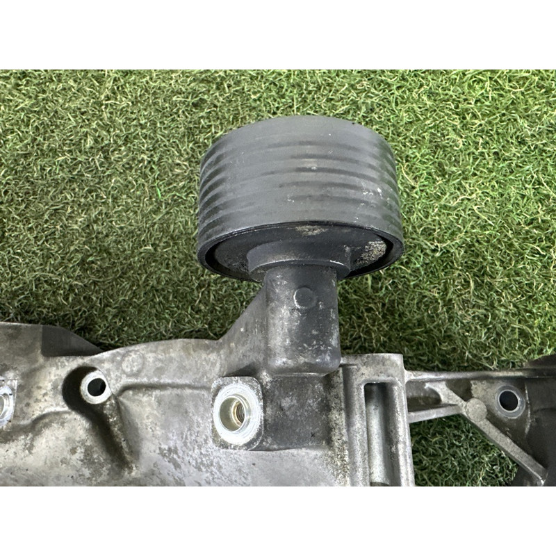 Кронштейн генератора (кронштейны двигателя) Volkswagen Touareg NF 2011 3.6 03H260087E